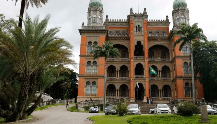  Justiça Federal manda derrubar perfis com desinformação sobre Fiocruz 
